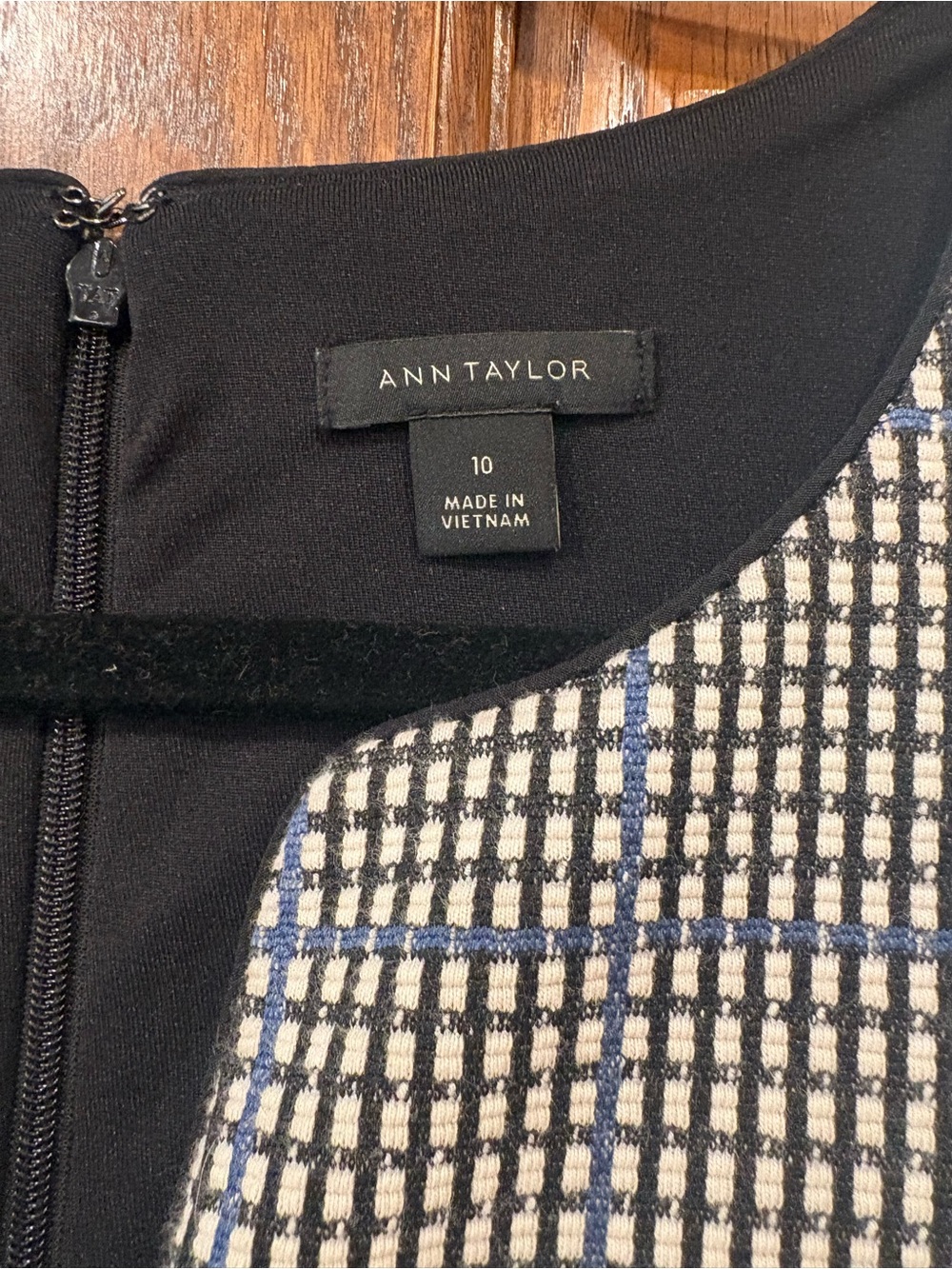 Ann Taylor $149 P2P 18-19” W 16”Split Neck Plaid Jacquard Sheath Dress 10 - Picture 3 of 9